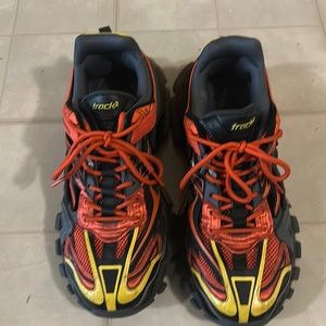 I’m selling orange/black/yellow Balenciaga track runners.Euro Size 44,US Size 11